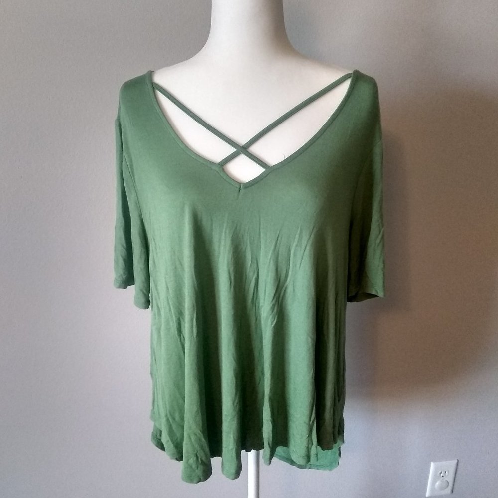 Mossimo XL green criss cross t-shirt